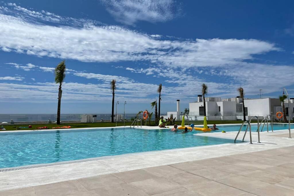 Modern 2 Beds Apartment In Alcaidesa Exterior photo