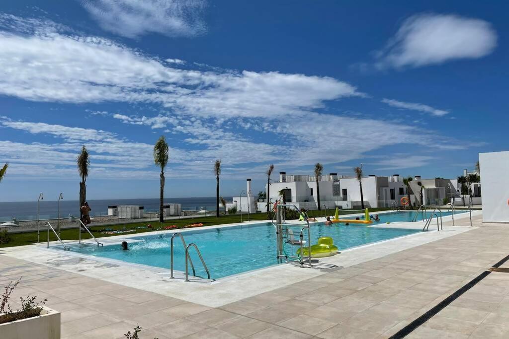 Modern 2 Beds Apartment In Alcaidesa Exterior photo