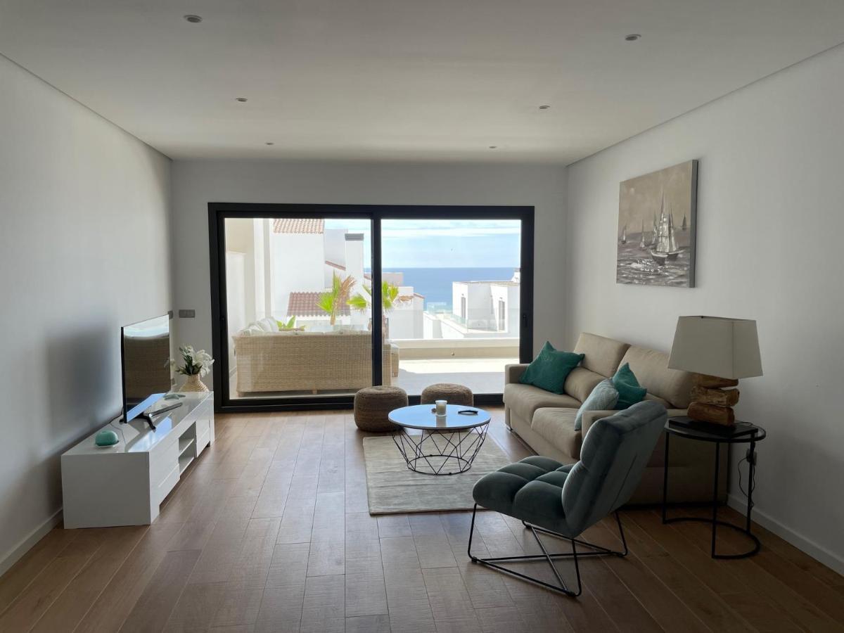 Modern 2 Beds Apartment In Alcaidesa Exterior photo