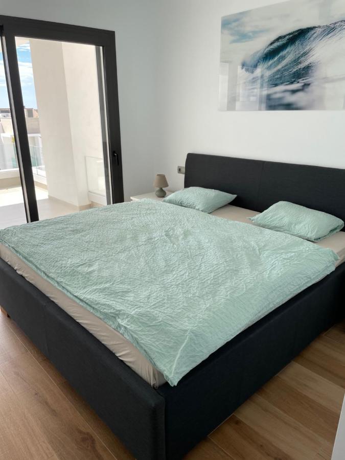 Modern 2 Beds Apartment In Alcaidesa Exterior photo
